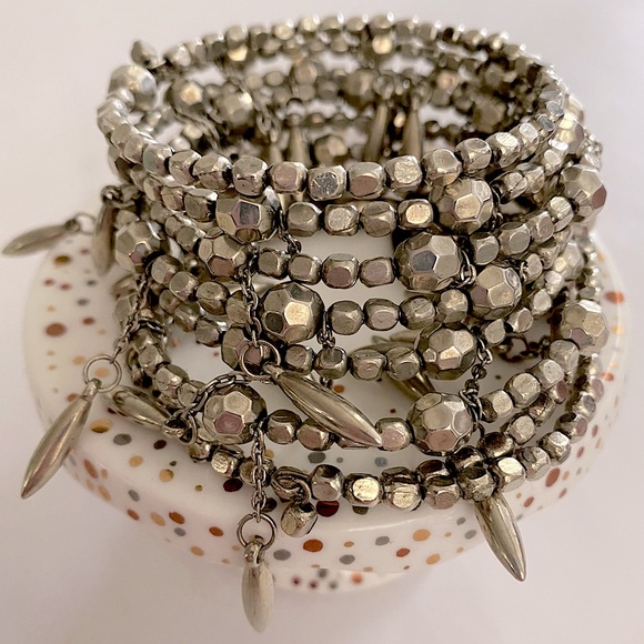 Metallic Silver Metal Spiral Wrap Beaded Bangle Bracelet on Memory Wire - Picture 4 of 5
